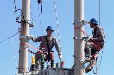 在10千伏五女店514線路更換導線、架設新桿