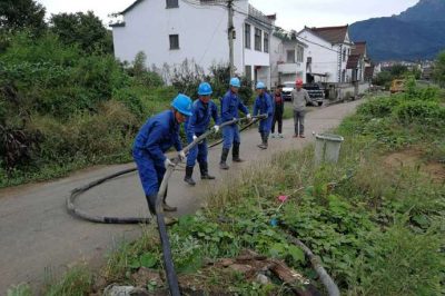 搶修水毀工程?！皟晒潯憋L景區可靠保電