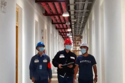 對廣東華商學(xué)院檢查用電設(shè)施線路，消除用電隱患