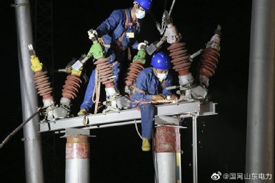 對(duì)35千伏東鋼線408更換更大容量電流互感器