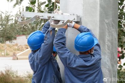 為110千伏淮鎮變電站10千伏新建線路組裝鋼桿