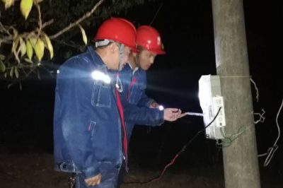 對10千伏糖鋪線高損臺區進行夜查