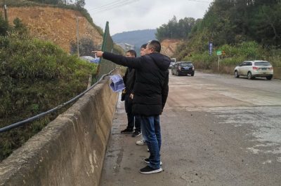 配網設計人員奔赴漣源毛交Ⅰ、Ⅱ 線新建工程現場進行實地采點、測量、收資工作