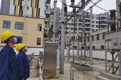 全面檢查西鄉(xiāng)變設(shè)備設(shè)施及防汛防潮、防小動(dòng)物等措施