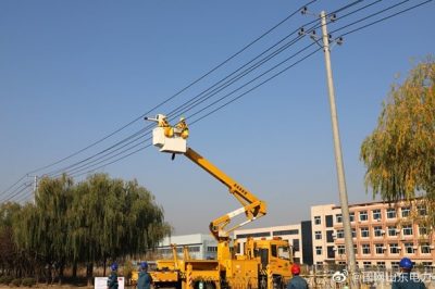 帶電消缺不停歇 確保客戶好用電
