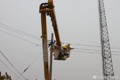 帶電更換絕緣子串 護航企業可靠用電