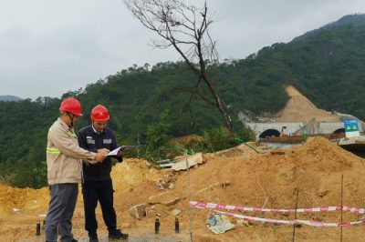 為開春高速的隧道、高速出入口永久用電做勘查工作和設計供電方案