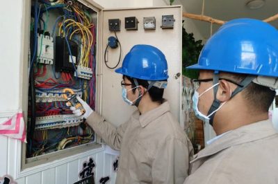 對校園內外的電力線路、設備安全隱患進行全面排查