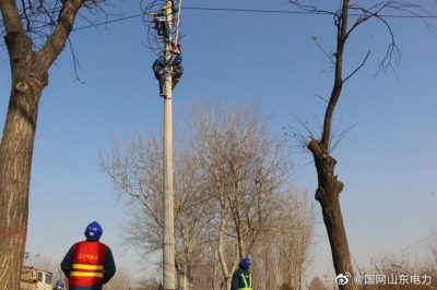 更換老舊導線700余米，安裝跌落式熔斷器一處