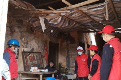 開展“關愛老人，為家居線路保安全”為主題的愛心志愿活動