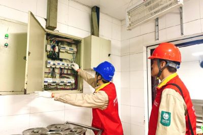 為小學生開啟新年校園安全第一課