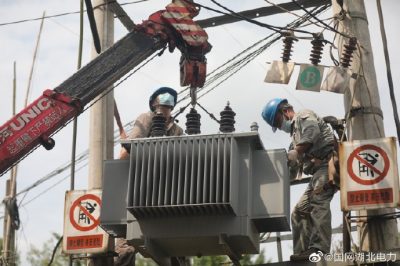 盛艾聯線三官廟3號臺區變壓器進行增容改造