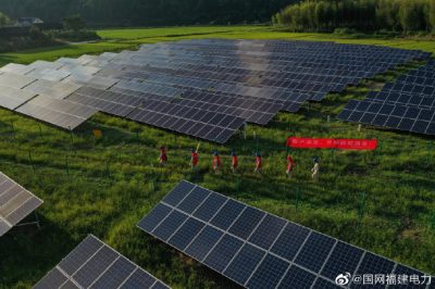 義務檢查光伏板固定架、配電箱等設施