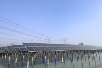 華潤潛江熊口100兆瓦漁光互補項目并網發電